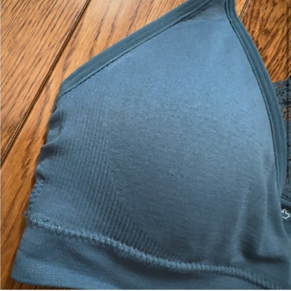 Padded lace racerback bralette - Picture 2 of 7